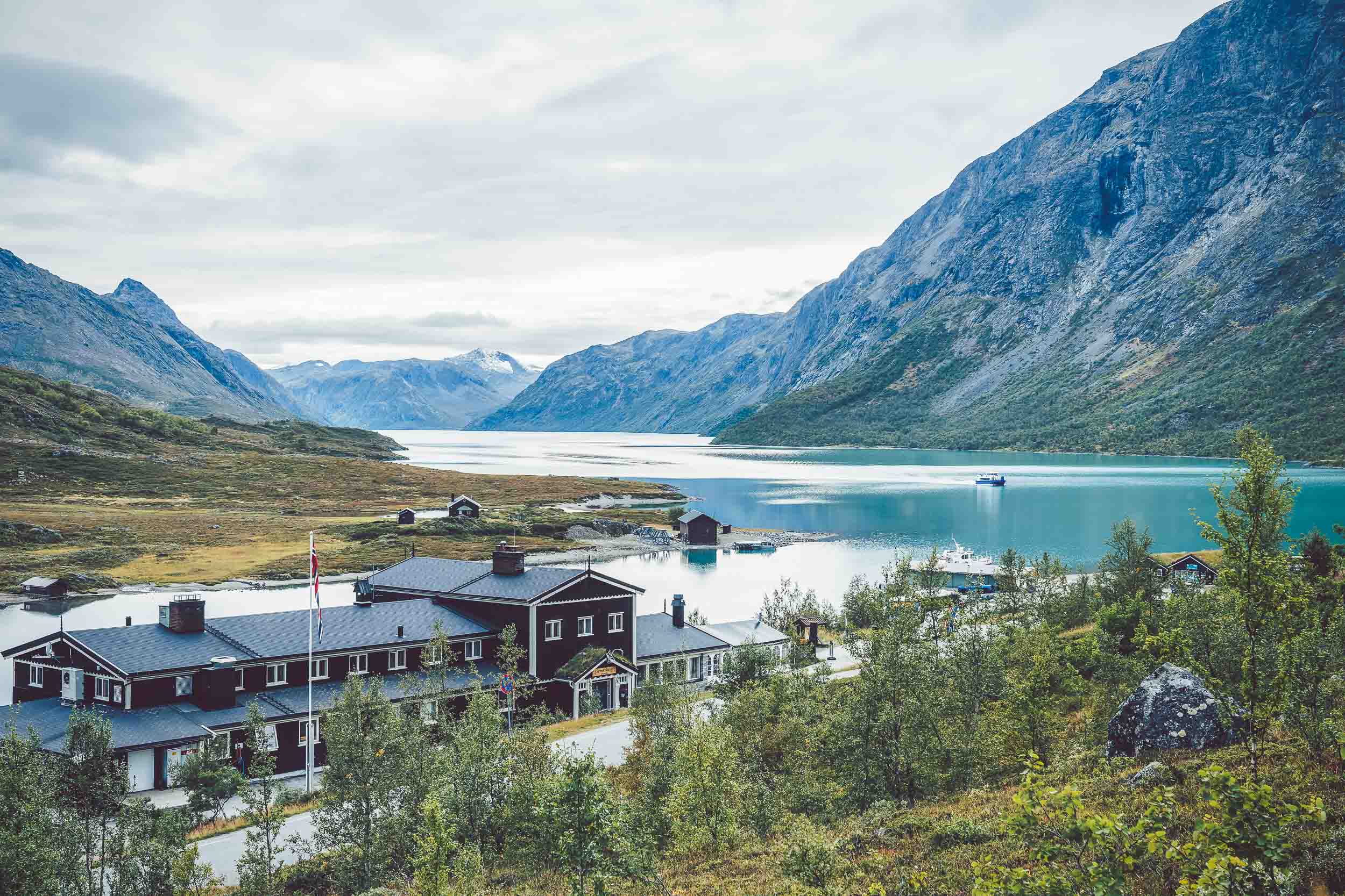 Gjendesheim ved Gjende i Jotunheimen Foto: Erland Husom