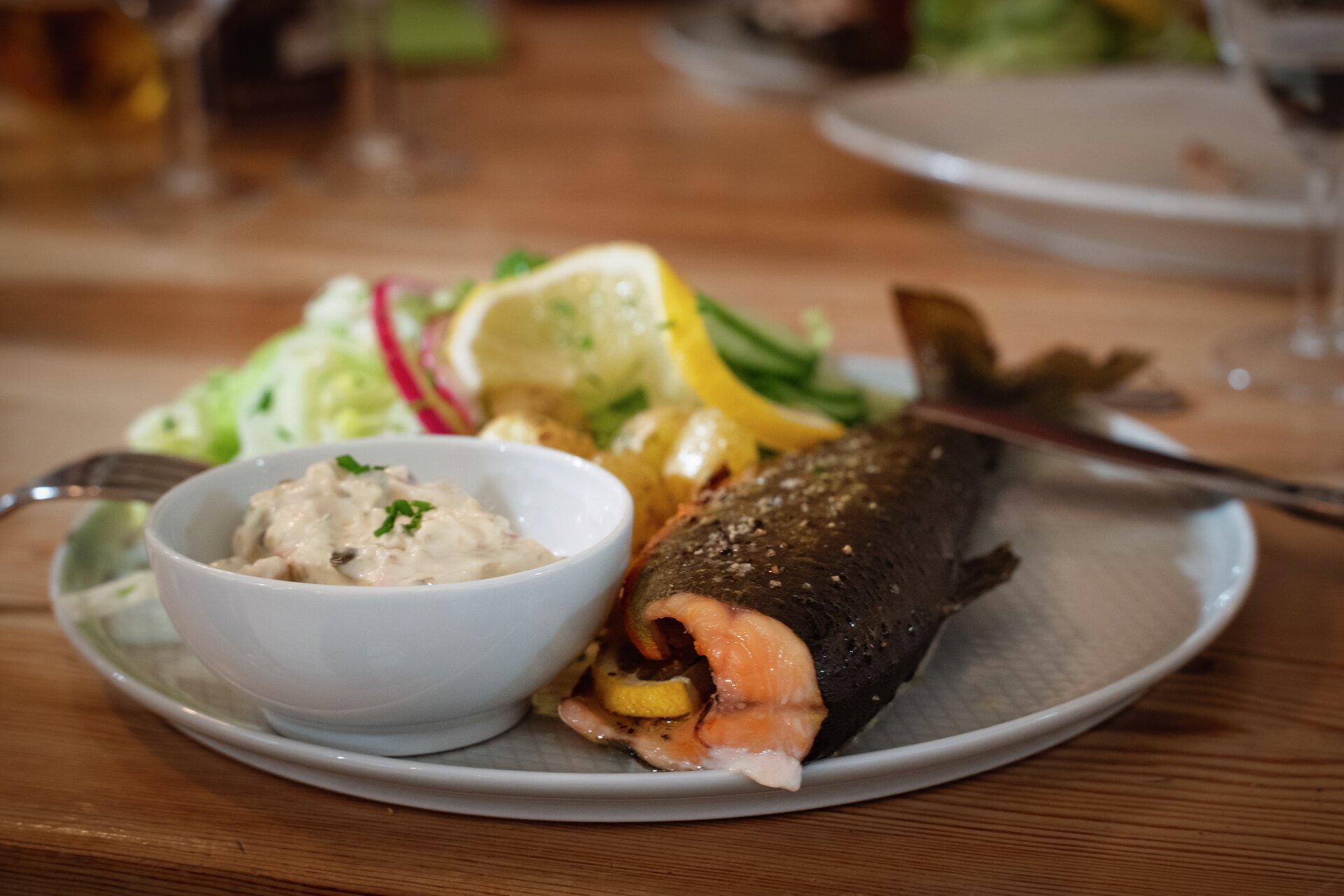 Stekt ørret med tilbehør_Rondane Riverlodge